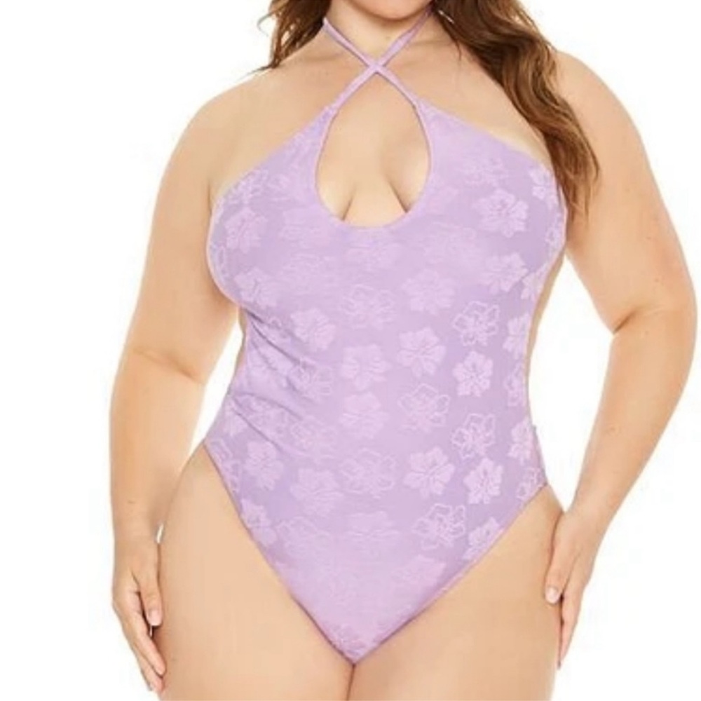 LAST CHANCE Forever 21 Plus Textured Floral Swimsuit NWT